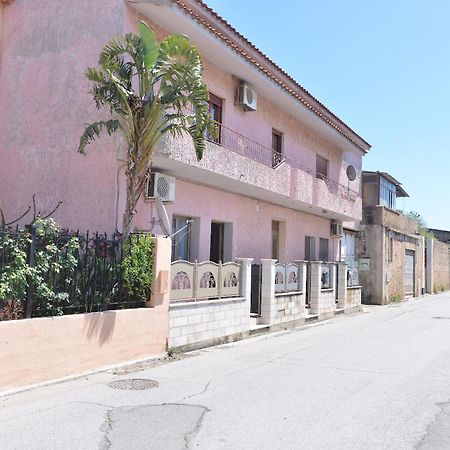 Izzhome Flamingo Пула Екстериор снимка