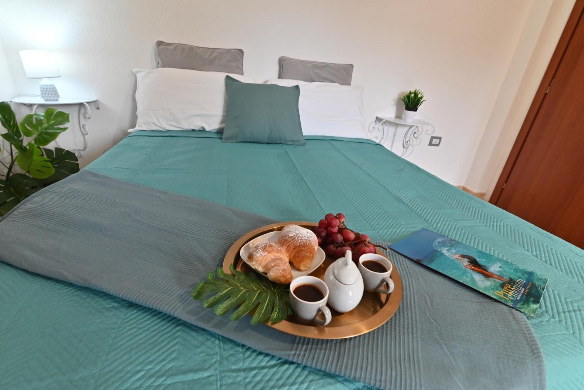 Izzhome Flamingo Пула Екстериор снимка