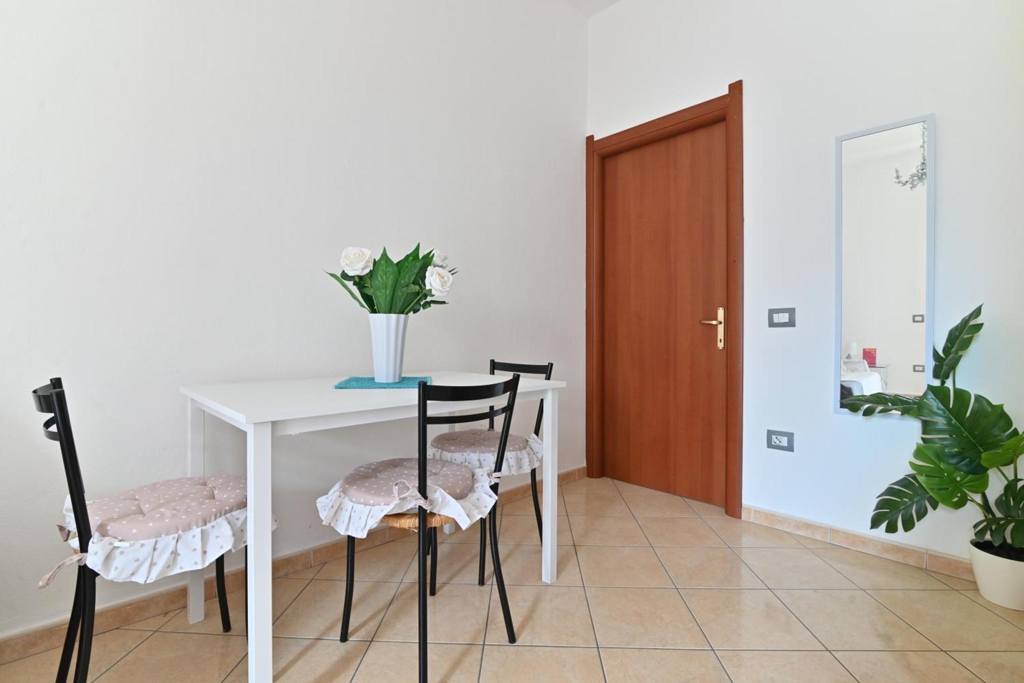 Izzhome Flamingo Пула Екстериор снимка